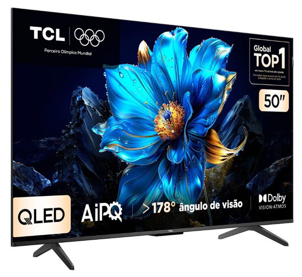 TV TCL QLED 4K 50P7K Google TV preta com tela de 50 polegadas, exibindo imagem de uma flor vibrante
